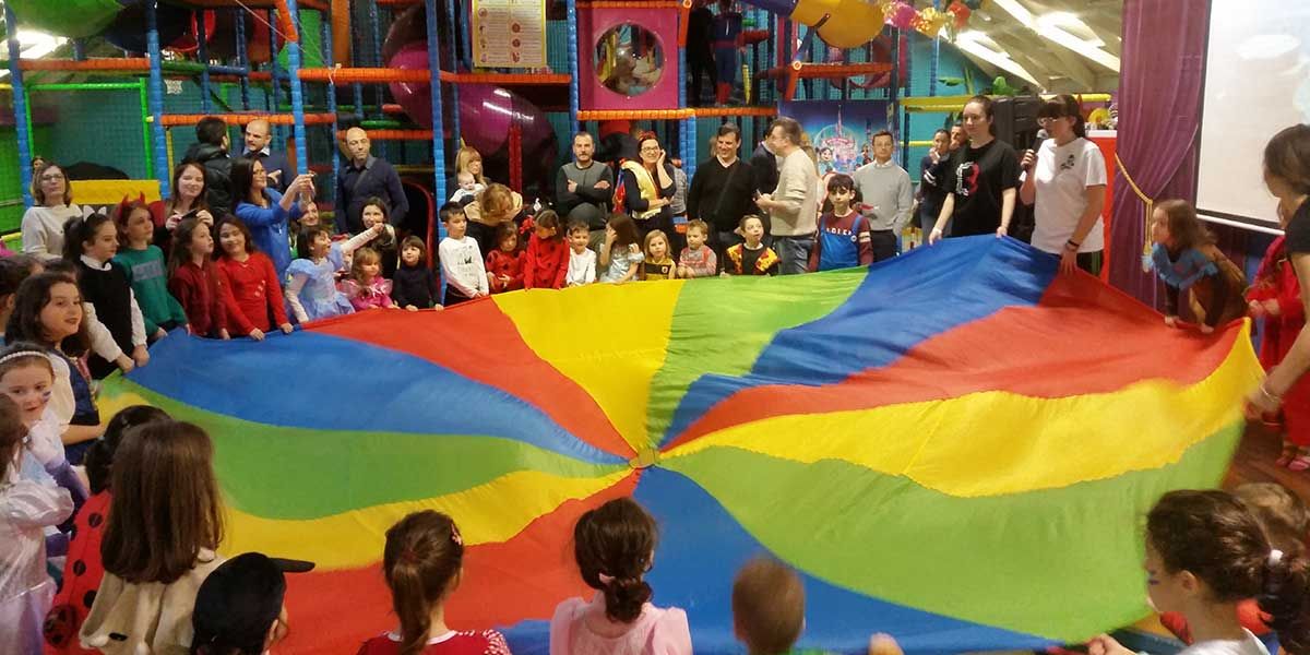 Il centro comunale di Bari festeggia il carnevale con i bambini